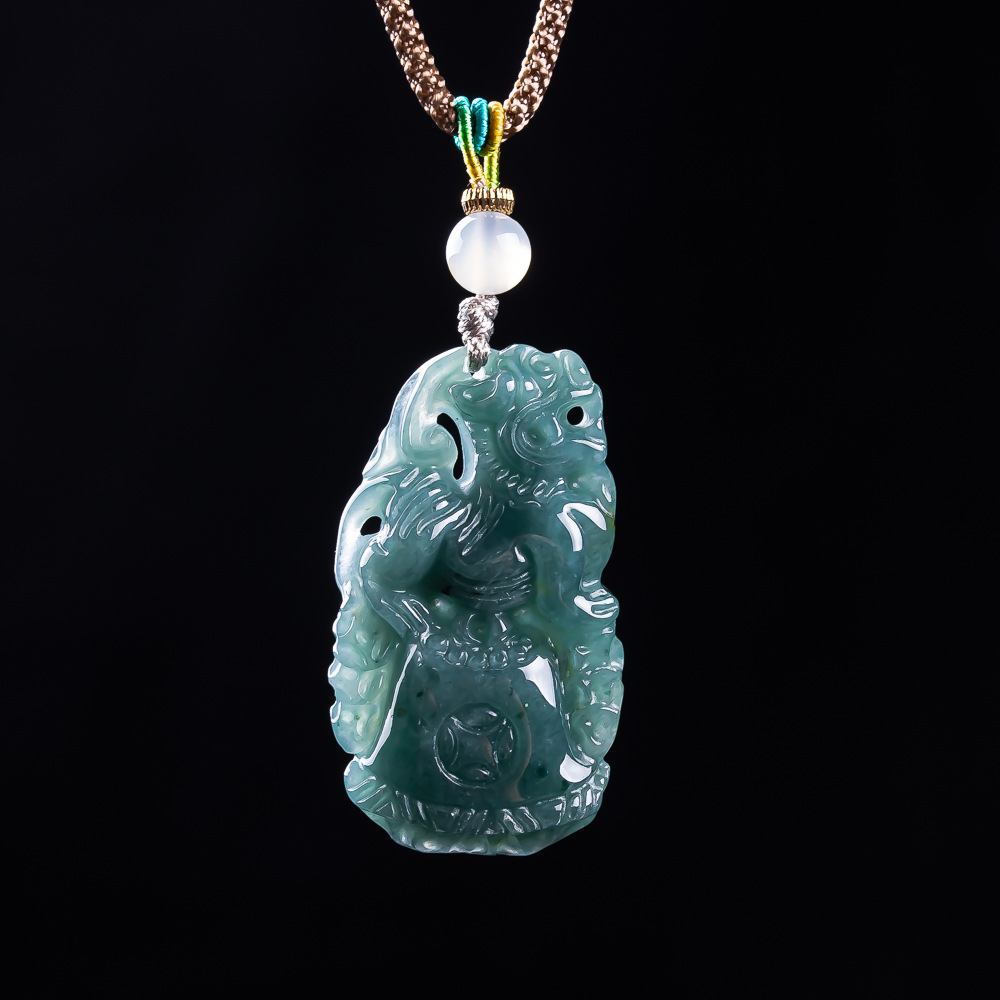 Vintage Fashion Designer - Pendentif Pixiu en jadéite birmane, talisman
