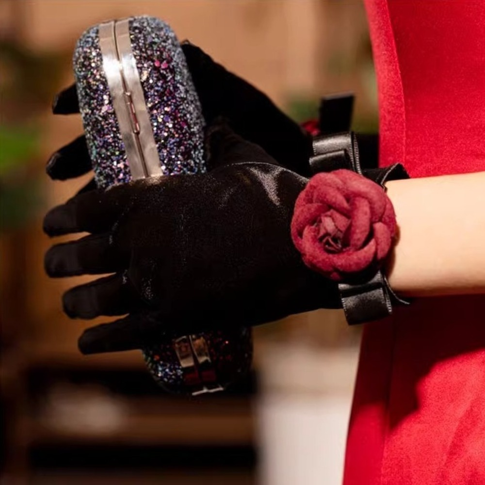 Gants de mariée Vintage en vel - Vintage Fashion Photographers avis et prix