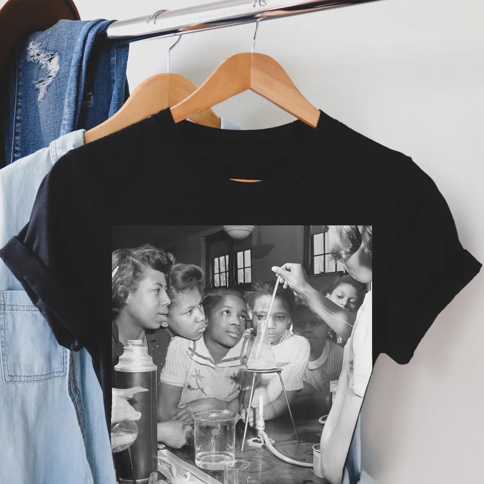 T-shirt « Black Girls in Scien - Vintage Fashion History avis et prix